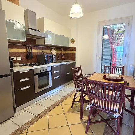 Ibiscus By Holidays Апартаменты